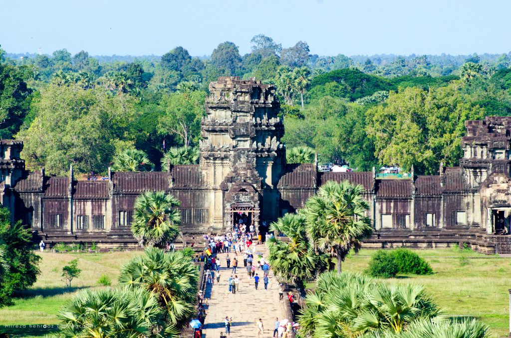 Angkor wat entrance