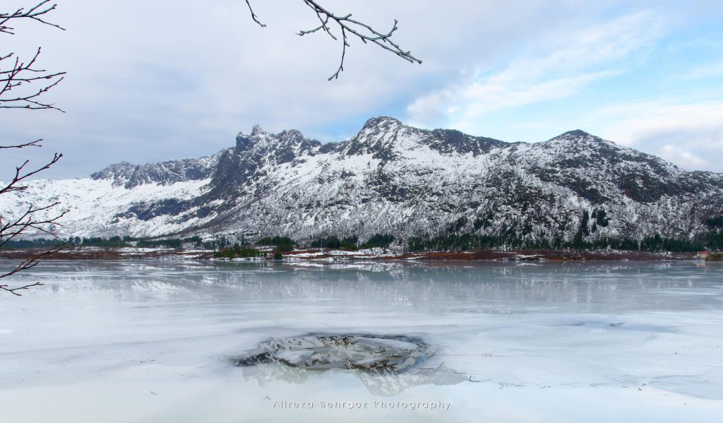 Lille Kungsvatnet lake, near Osan, Lofoten